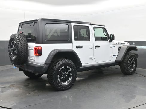 Used 2024 Jeep Wrangler Unlimited Rubicon 4xe image 9