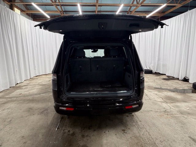 Used 2024 Jeep Grand Wagoneer Series III w/ Rear Seat Video Group 1 AWD/4WD image 23