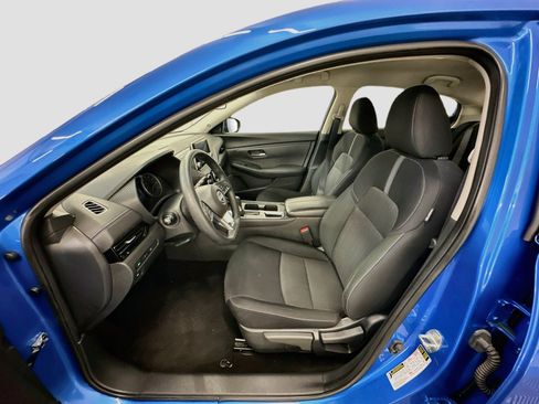 Used 2025 Nissan Sentra SV FWD image 13