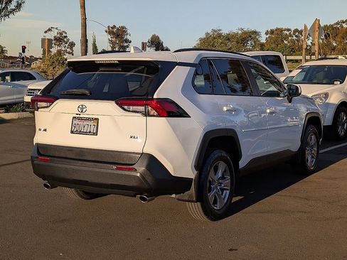Used 2022 Toyota RAV4 XLE image 10