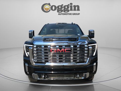 New 2026 GMC Sierra 3500 Denali w/ Denali Reserve Package image 10