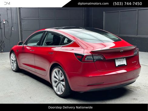 Used 2018 Tesla Model 3 Performance image 4