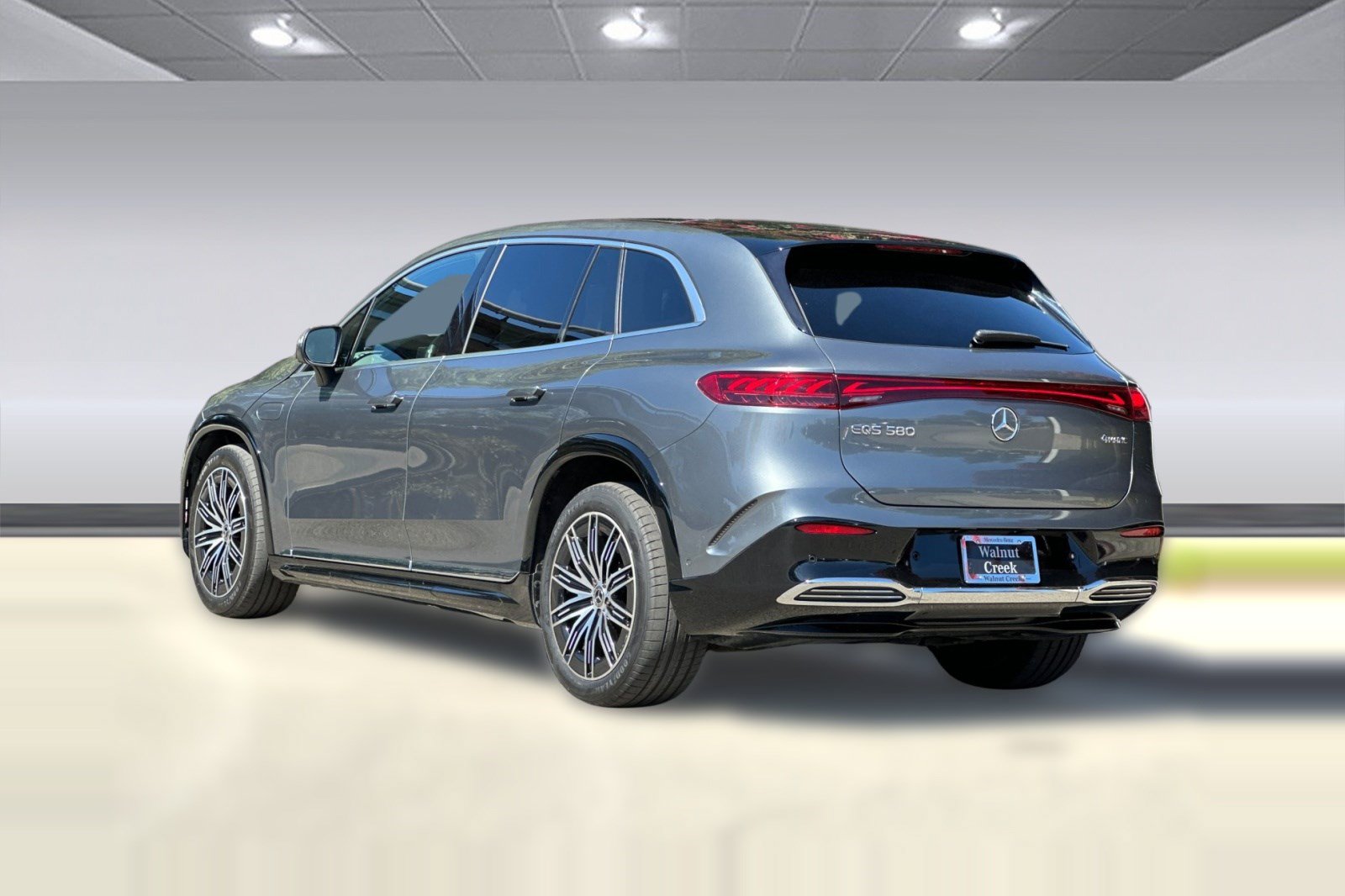 Certified 2023 Mercedes-Benz EQS 580 4MATIC SUV image 3