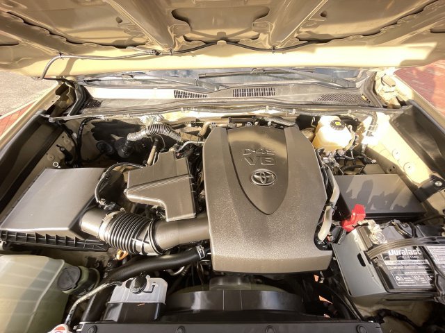 Used 2018 Toyota Tacoma TRD Off-Road AWD/4WD image 24