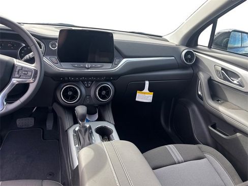 New 2025 Chevrolet Blazer LT image 11