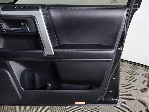 Used 2018 Toyota 4Runner Limited AWD/4WD image 20