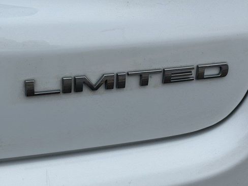 Certified 2022 Jeep Compass Limited w/ Sun and Sound Group image 33