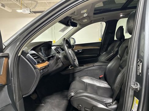 Used 2017 Volvo XC90 T6 Inscription w/ Vision Package image 21