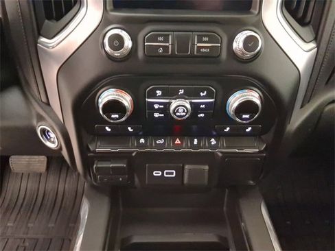 Used 2020 GMC Sierra 1500 Elevation image 21