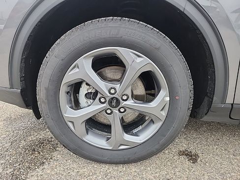 Certified 2025 Ford Escape ST-Line AWD/4WD image 17