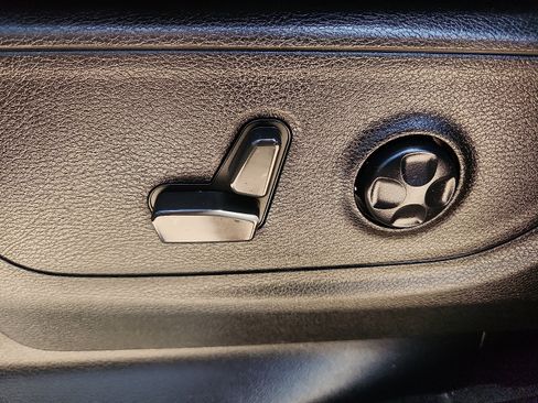 Used 2021 RAM 1500 Lone Star AWD/4WD image 14