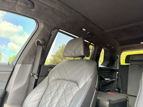 Used 2025 BMW X7 xDrive40i w/ M Sport Package AWD/4WD image 19