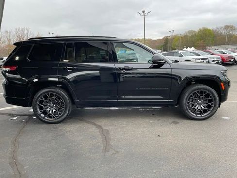Used 2023 Jeep Grand Cherokee L Summit AWD/4WD image 4