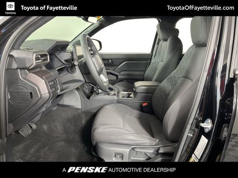 Certified 2025 Toyota Tacoma SR5 w/ SR5 Upgrade Package AWD/4WD image 21