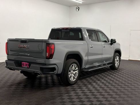 Used 2025 GMC Sierra 1500 Denali w/ Technology Package AWD/4WD image 9