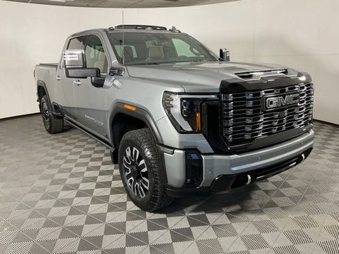 Used 2026 GMC Sierra 2500 Denali Ultimate w/ Snow Plow Prep/Camper Package AWD/4WD image 3