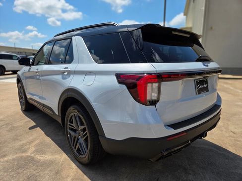 New 2026 Ford Explorer ST-Line w/ ST-Line Street Pack RWD image 14