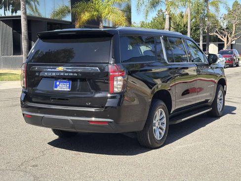 Used 2023 Chevrolet Suburban LT image 6