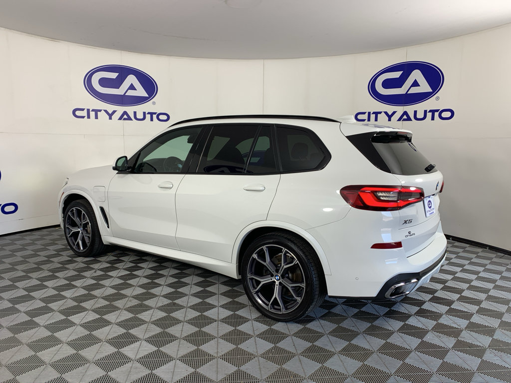 Used 2021 BMW X5 xDrive45e w/ M Sport Package AWD/4WD image 5