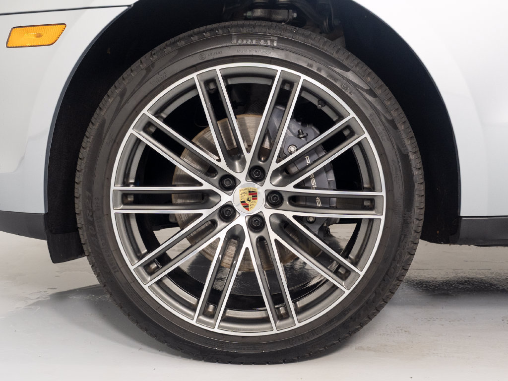 Certified 2026 Porsche Macan Turbo AWD/4WD image 15