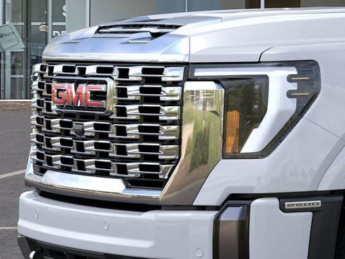New 2026 GMC Sierra 2500 Denali w/ Denali Reserve Package image 13