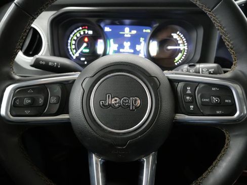 Used 2024 Jeep Wrangler Unlimited Sahara AWD/4WD image 17
