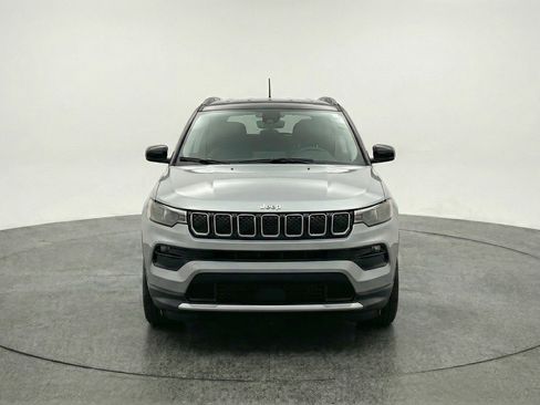 Used 2025 Jeep Compass Limited AWD/4WD image 2