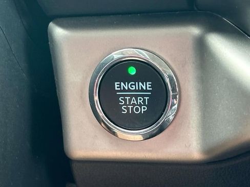 Certified 2023 Ford Expedition XLT image 34