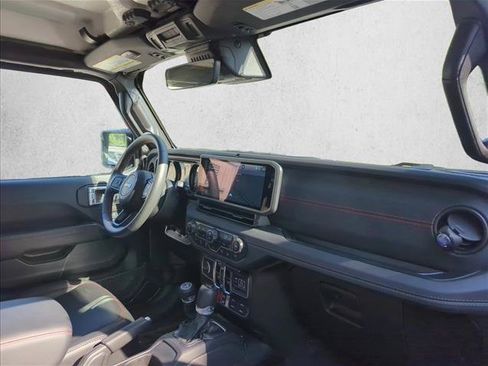 Used 2024 Jeep Wrangler Unlimited Rubicon w/ Technology Group AWD/4WD image 28