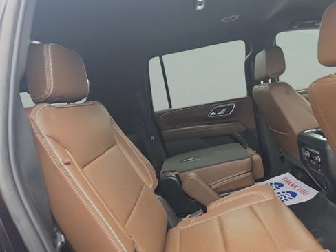 Used 2024 Chevrolet Suburban High Country RWD image 27