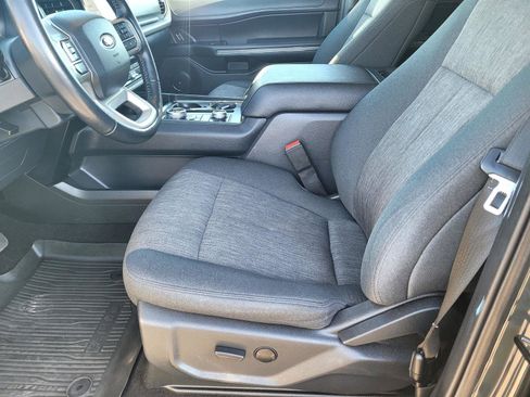 Used 2023 Ford Expedition XLT image 19