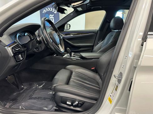 Used 2019 BMW 530i w/ Convenience Package RWD image 16