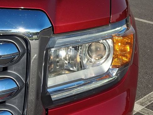 Used 2016 GMC Canyon SLT w/ Driver Alert Package RWD image 9