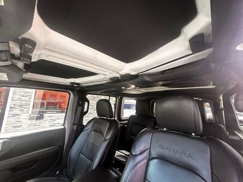 Used 2021 Jeep Wrangler Unlimited Sahara w/ Uconnect 4C Nav & Sound Group AWD/4WD image 26
