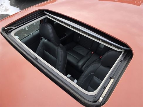 Used 2011 Volvo C30 T5 w/ Preferred Pkg image 3