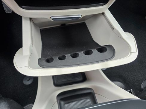 Used 2017 Chrysler Pacifica Touring-L FWD image 18