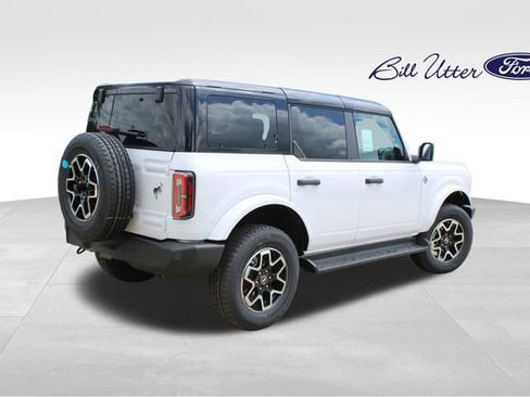 New 2026 Ford Bronco Outer Banks AWD/4WD image 3