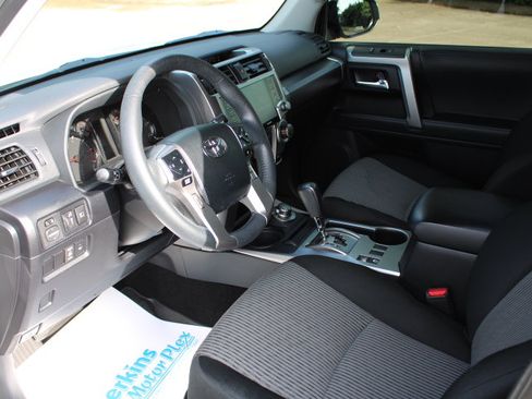 Used 2023 Toyota 4Runner SR5 AWD/4WD image 3
