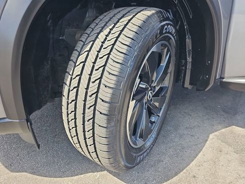 Used 2025 Nissan Rogue SV w/ SV Premium Package image 35