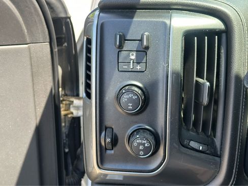 Used 2018 Chevrolet Silverado 1500 LTZ Z71 AWD/4WD image 18