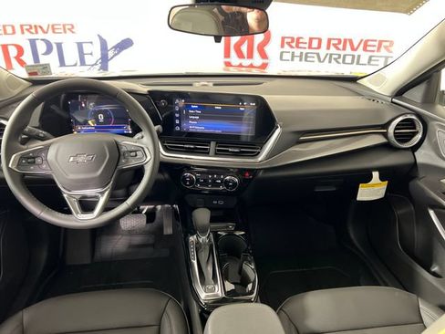 New 2026 Chevrolet Trax ACTIV w/ Sunroof Package FWD image 12