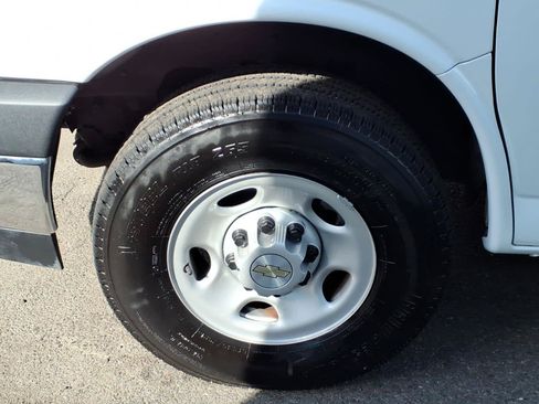 Used 2024 Chevrolet Express 2500 w/ Driver Convenience Package RWD image 8