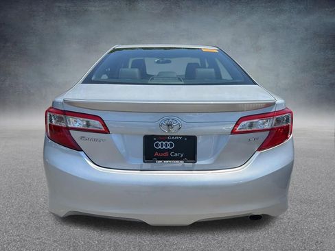 Used 2013 Toyota Camry SE FWD image 4