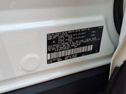 Used 2025 Toyota RAV4 LE AWD/4WD image 28
