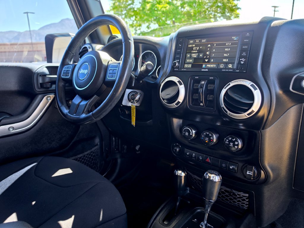 Used 2014 Jeep Wrangler Unlimited Sahara w/ Max Tow Package AWD/4WD image 16