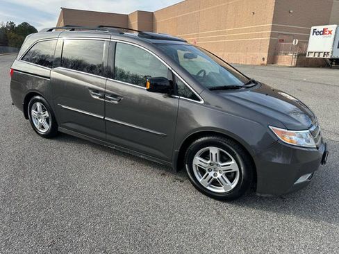 Used 2013 Honda Odyssey Touring Elite image 37