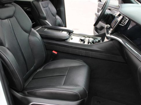 Used 2022 Jeep Wagoneer Series III w/ Premium Group I image 54