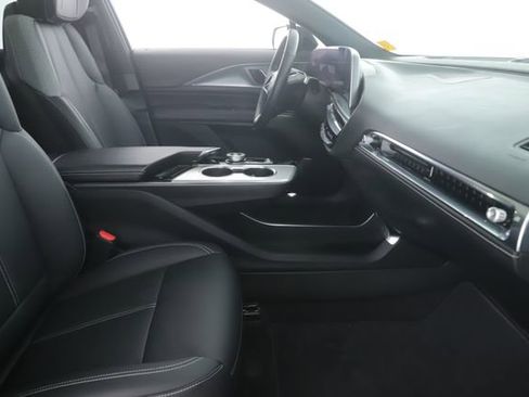 Used 2024 Cadillac Lyriq Tech RWD image 30