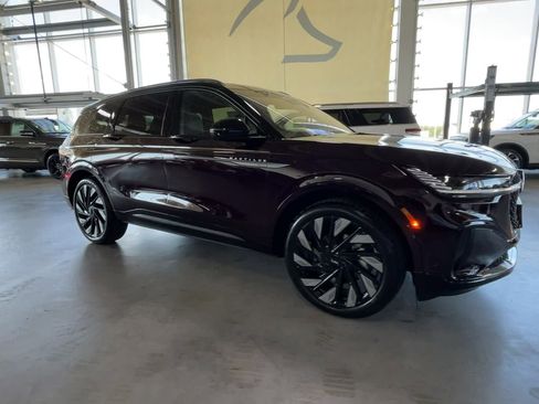 New 2024 Lincoln Nautilus Reserve w/ Equipment Group 202A image 2