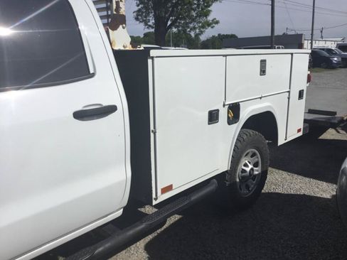 Used 2019 Chevrolet Silverado 2500 W/T AWD/4WD image 4